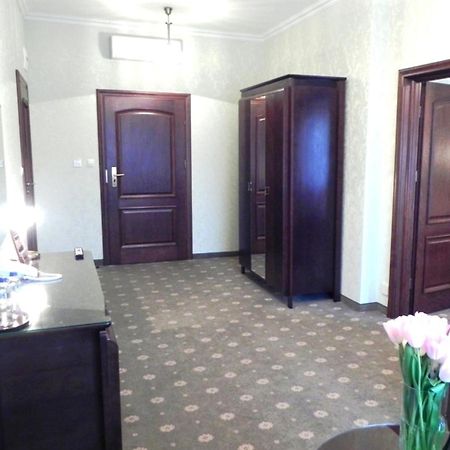Willa Zagórze Okuniew Exterior foto